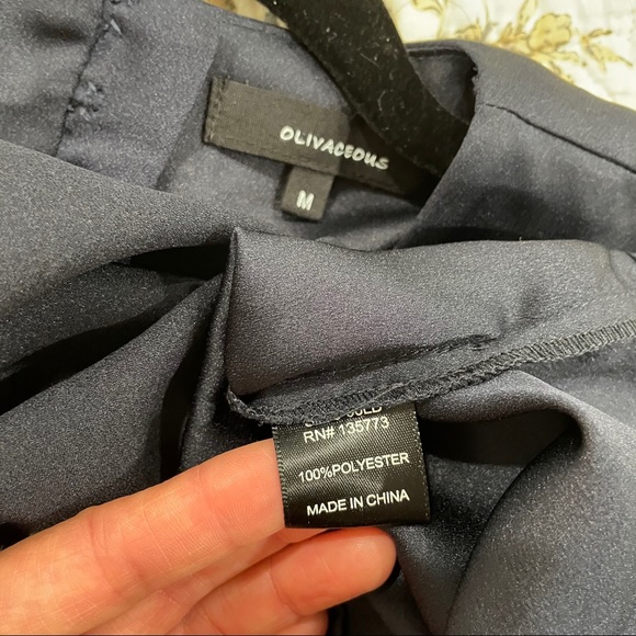 OLIVACEOUS Keyhole Back Satin Shift Dress - Picture 8 of 12